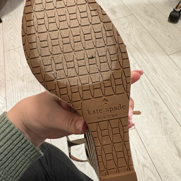 NEVER BEEN WORN Kate Spade Janae Wedges - Picture 6 of 6
